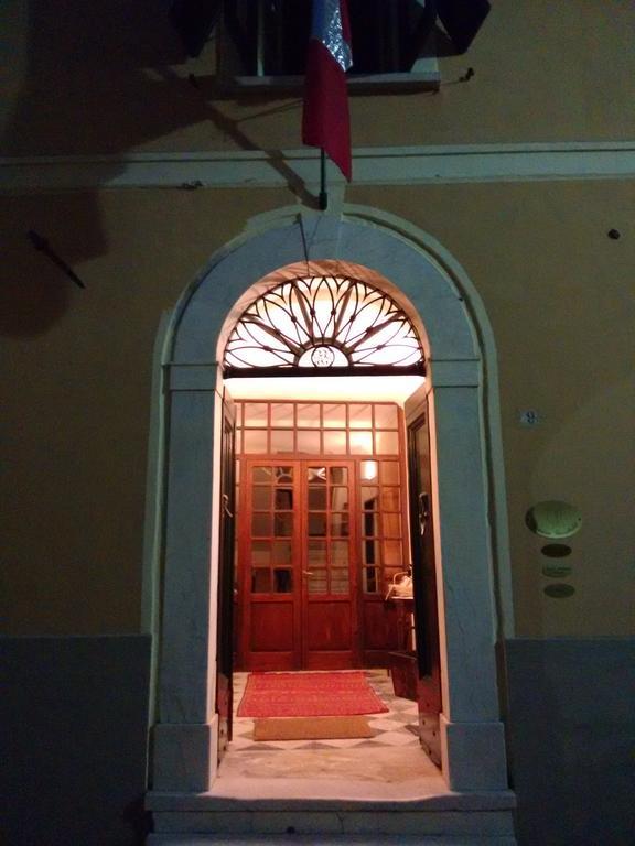 Hotel Dimora Garibaldi Castelnuovo Magra Exterior foto